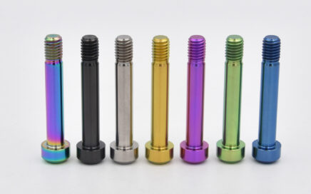 colored cylindrical head allen titanium bolts